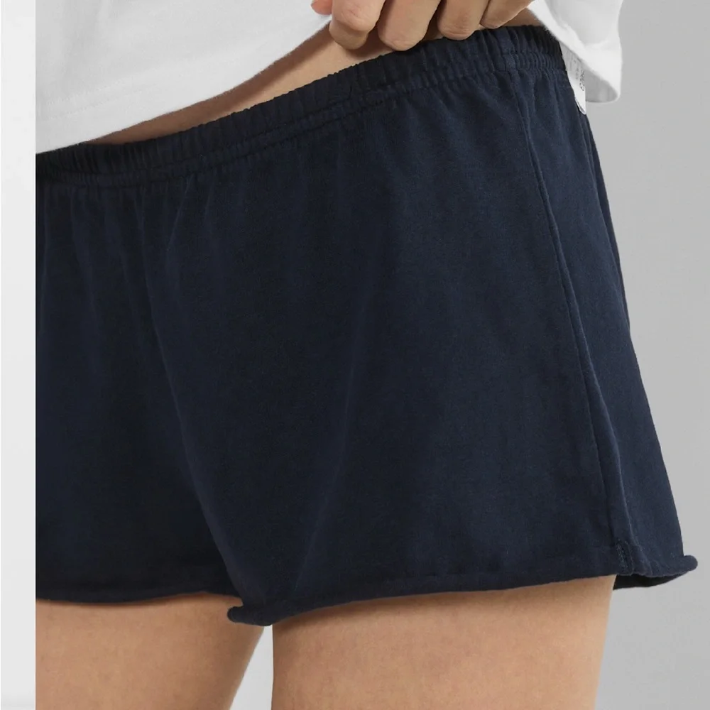 Aritzia Heather Grey Women's Shorts - Picture 6 of 6